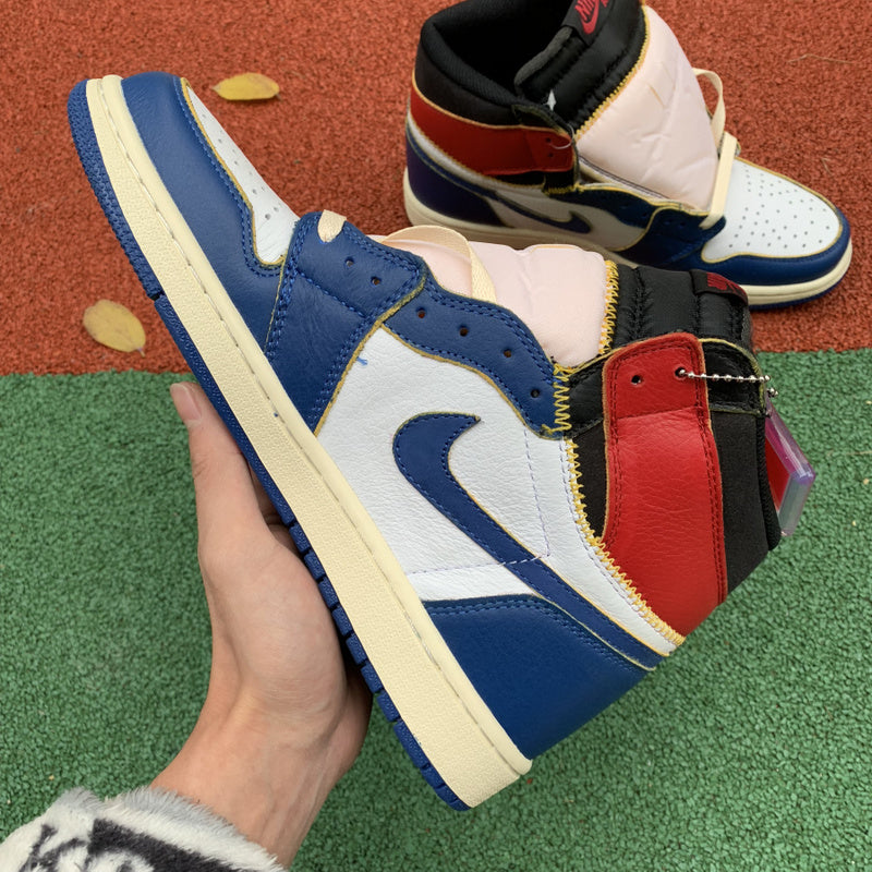 NIKE AIR JORDAN 1