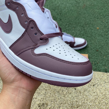 NIKE AIR JORDAN 1