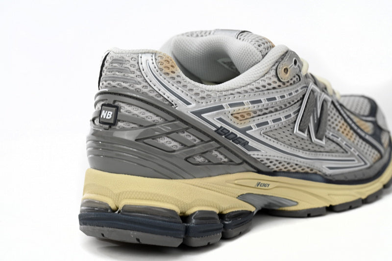 NEW BALANCE 1906R