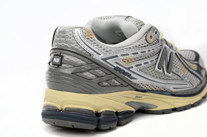 NEW BALANCE 1906R