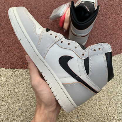 NIKE AIR JORDAN 1
