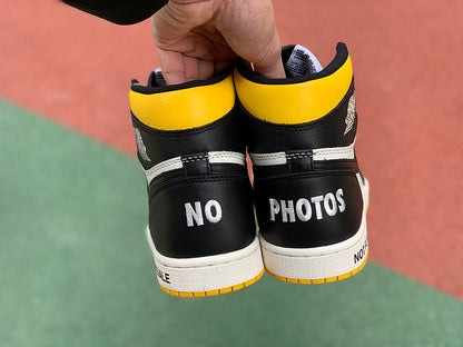 NIKE AIR JORDAN 1
