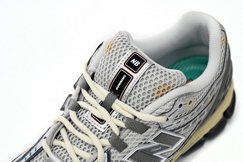 NEW BALANCE 1906R