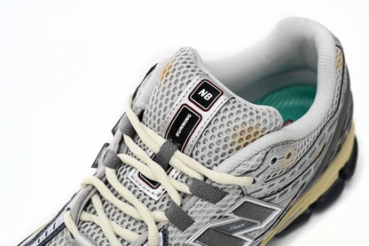 NEW BALANCE 1906R