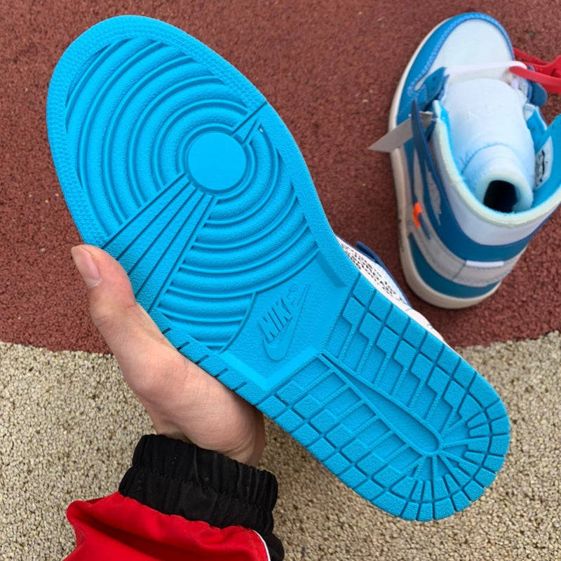 NIKE AIR JORDAN 1