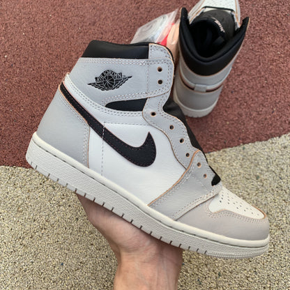 NIKE AIR JORDAN 1