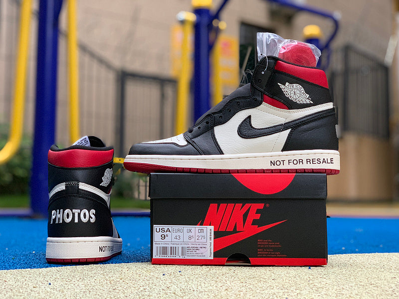 NIKE AIR JORDAN 1