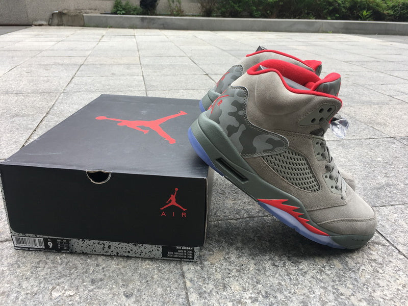AIR JORDAN 5