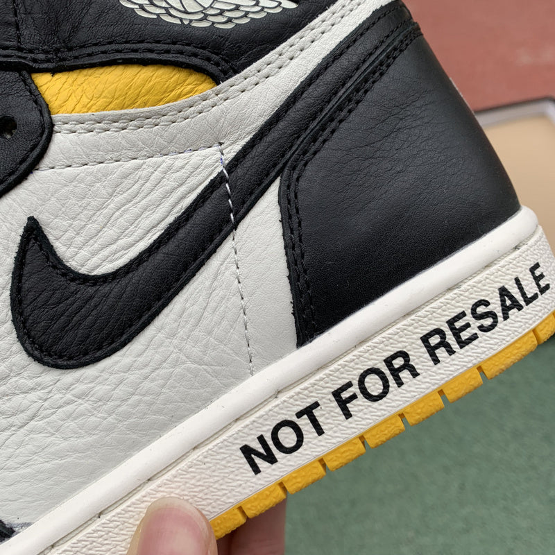 NIKE AIR JORDAN 1