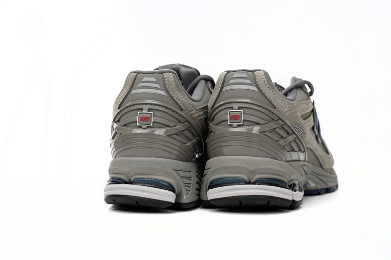 NEW BALANCE 1906R