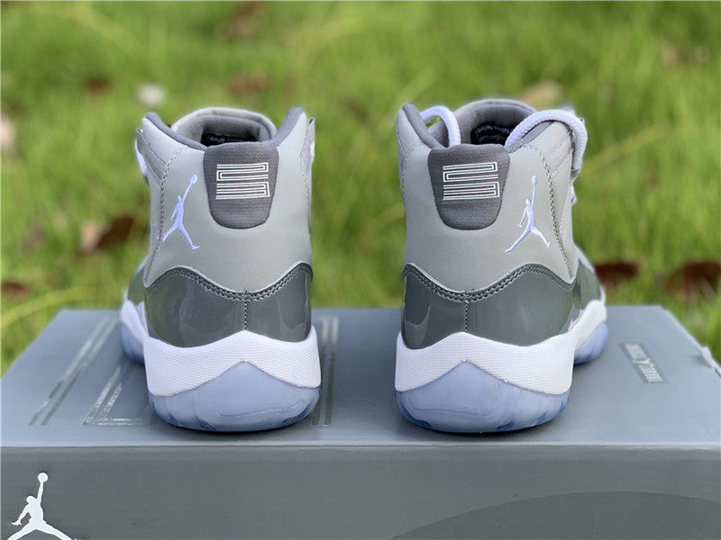 AIR JORDAN 11