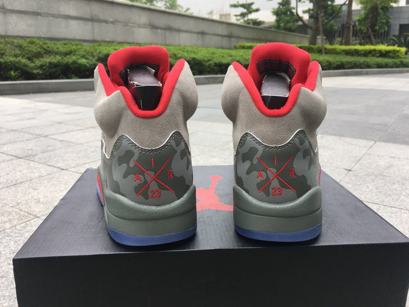 AIR JORDAN 5