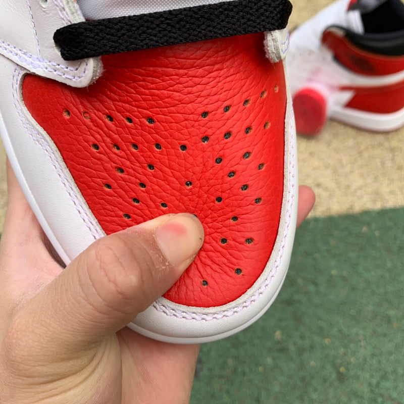 NIKE AIR JORDAN 1