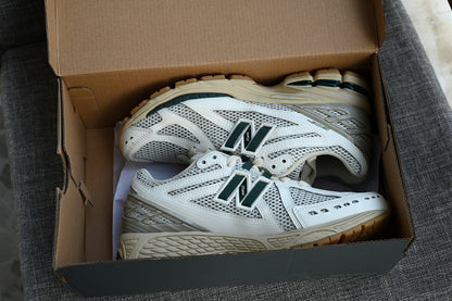 NEW BALANCE 1906R