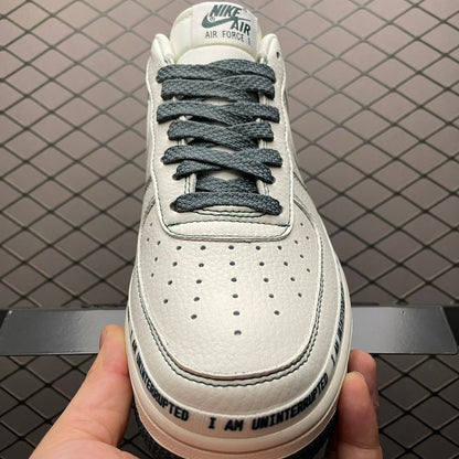 NIKE AIR FORCE 1