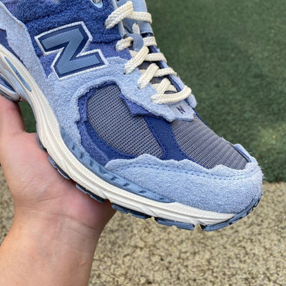 NEW BALANCE 2002R