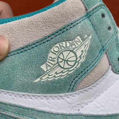 NIKE AIR JORDAN 1