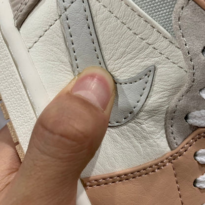 NIKE AIR JORDAN 1