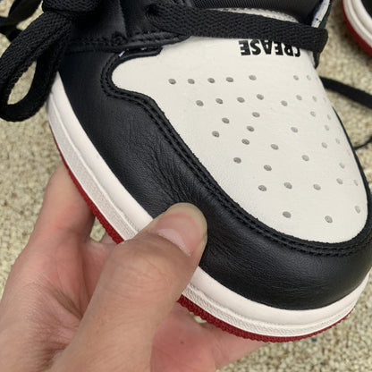 NIKE AIR JORDAN 1