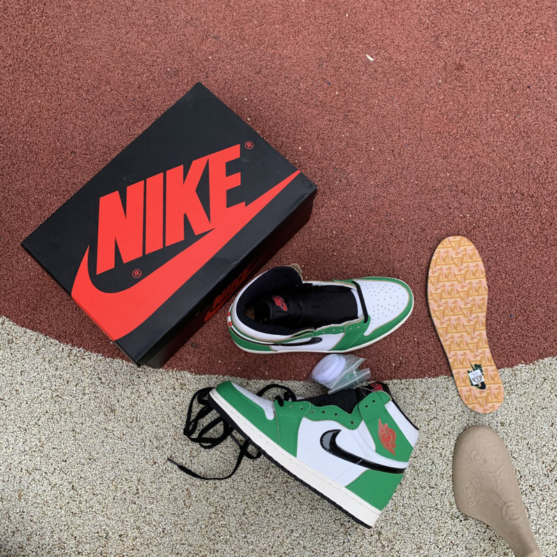NIKE AIR JORDAN 1