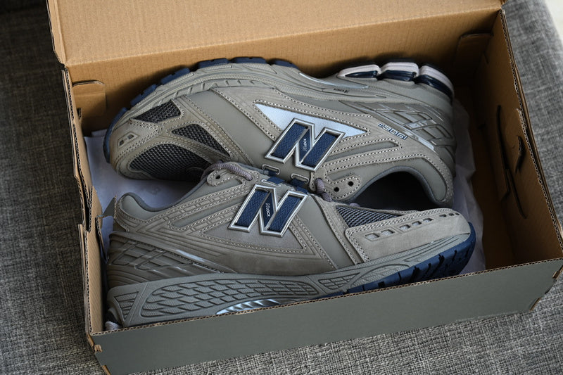 NEW BALANCE 1906R