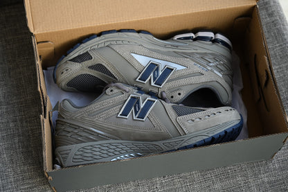 NEW BALANCE 1906R