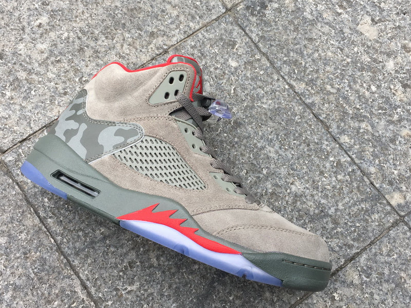 AIR JORDAN 5