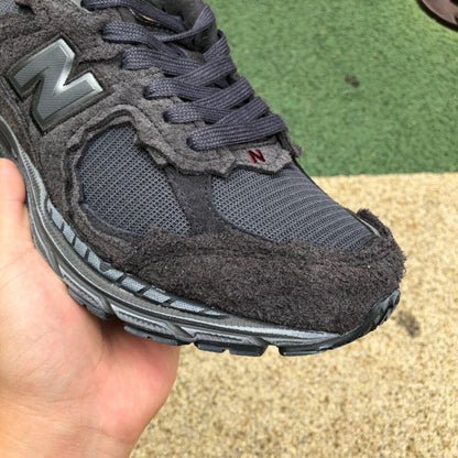 NEW BALANCE 2002R