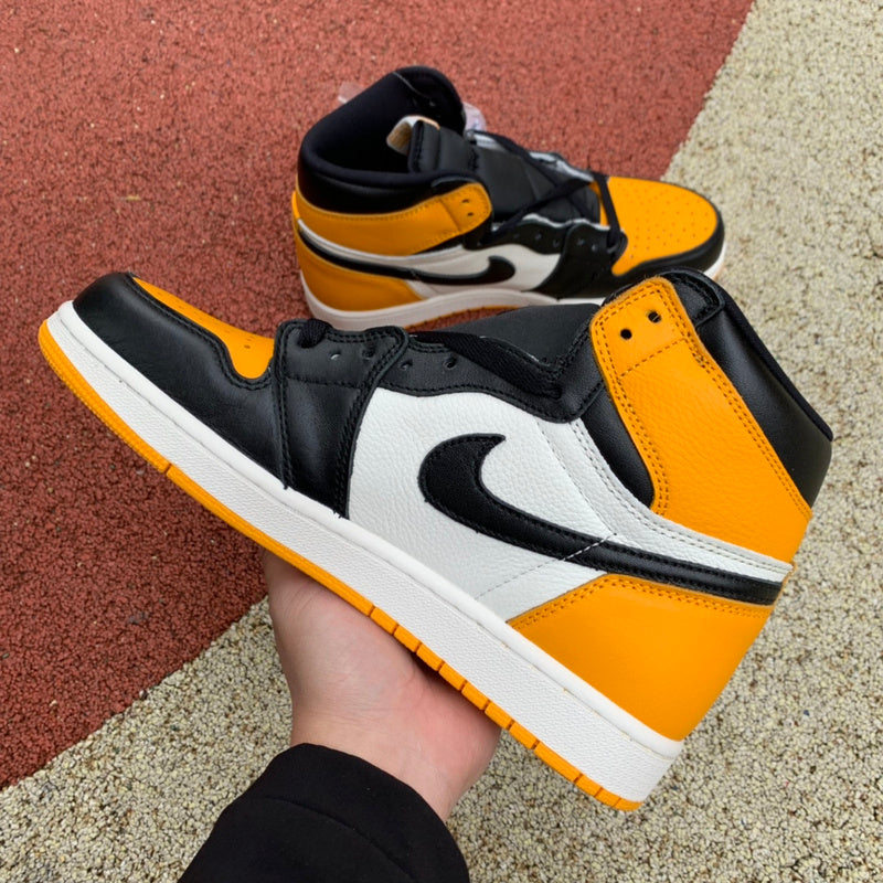 NIKE AIR JORDAN 1