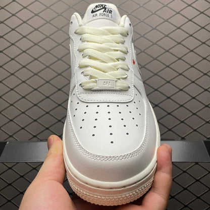 NIKE AIR FORCE 1