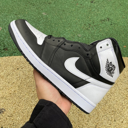 NIKE AIR JORDAN 1