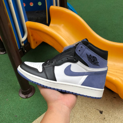 NIKE AIR JORDAN 1