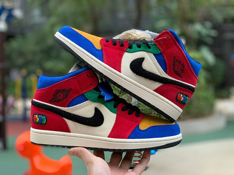 NIKE AIR JORDAN 1