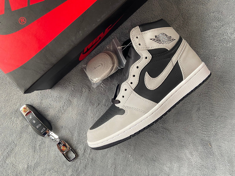 NIKE AIR JORDAN 1