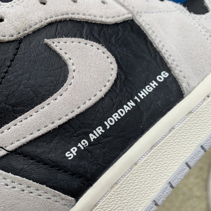 NIKE AIR JORDAN 1