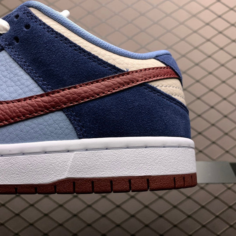 NIKE DUNK LOW