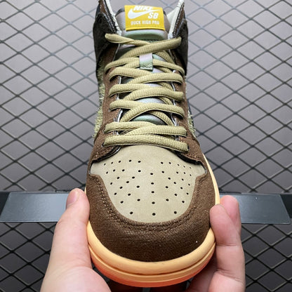 NIKE DUNK LOW