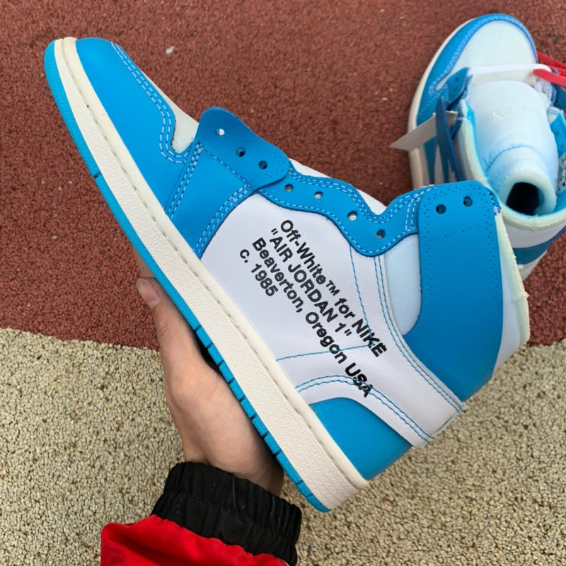 NIKE AIR JORDAN 1