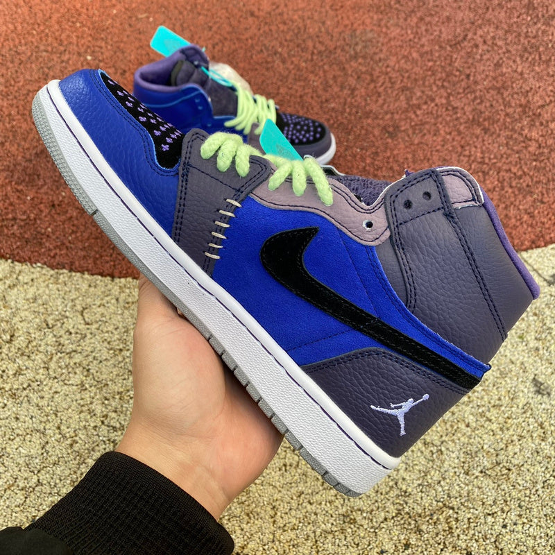 NIKE AIR JORDAN 1