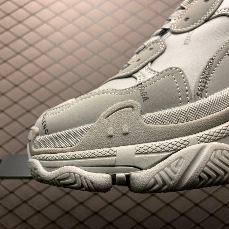 BALENCIAGA