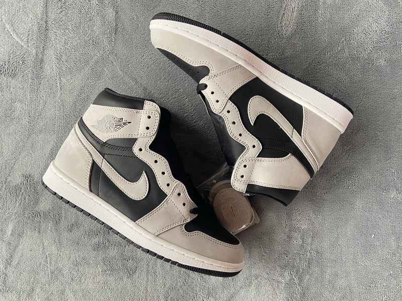 NIKE AIR JORDAN 1