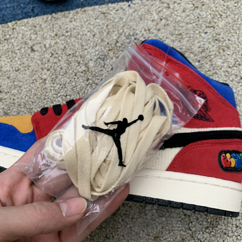 NIKE AIR JORDAN 1