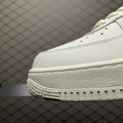 NIKE AIR FORCE 1