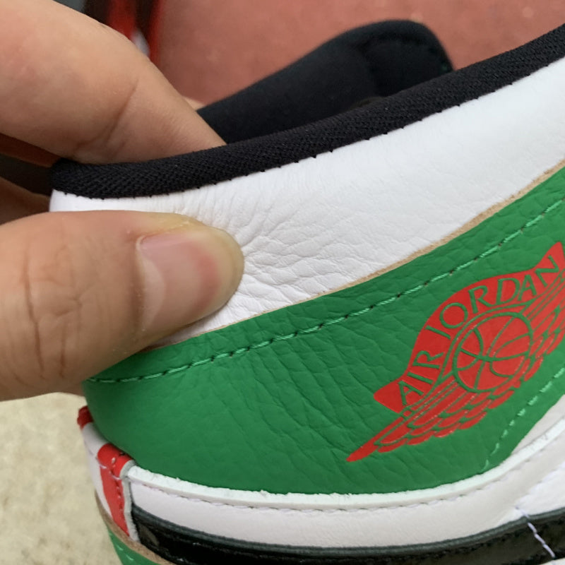 NIKE AIR JORDAN 1
