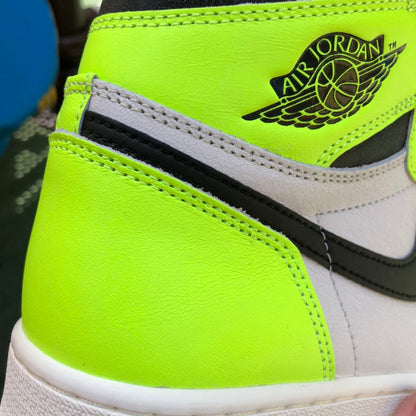 NIKE AIR JORDAN 1