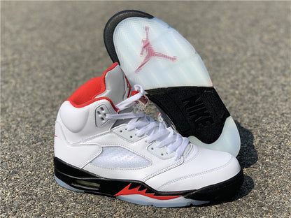 AIR JORDAN 5