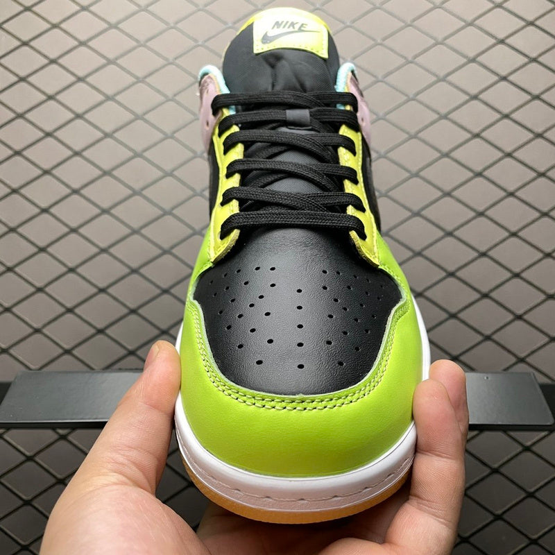 NIKE DUNK LOW