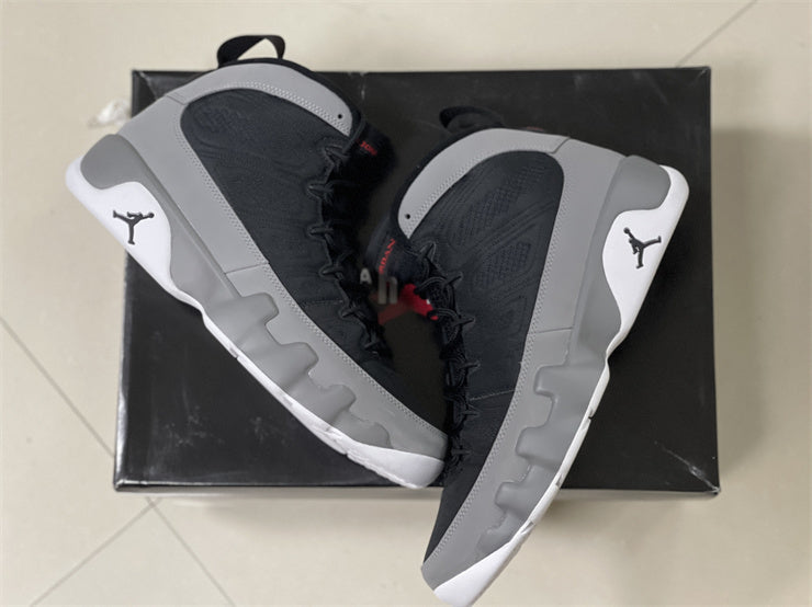 AIR JORDAN 9