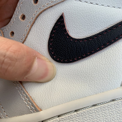 NIKE AIR JORDAN 1