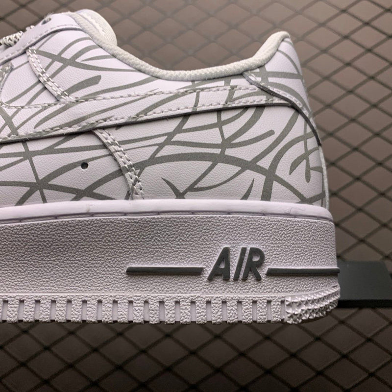 NIKE AIR FORCE 1